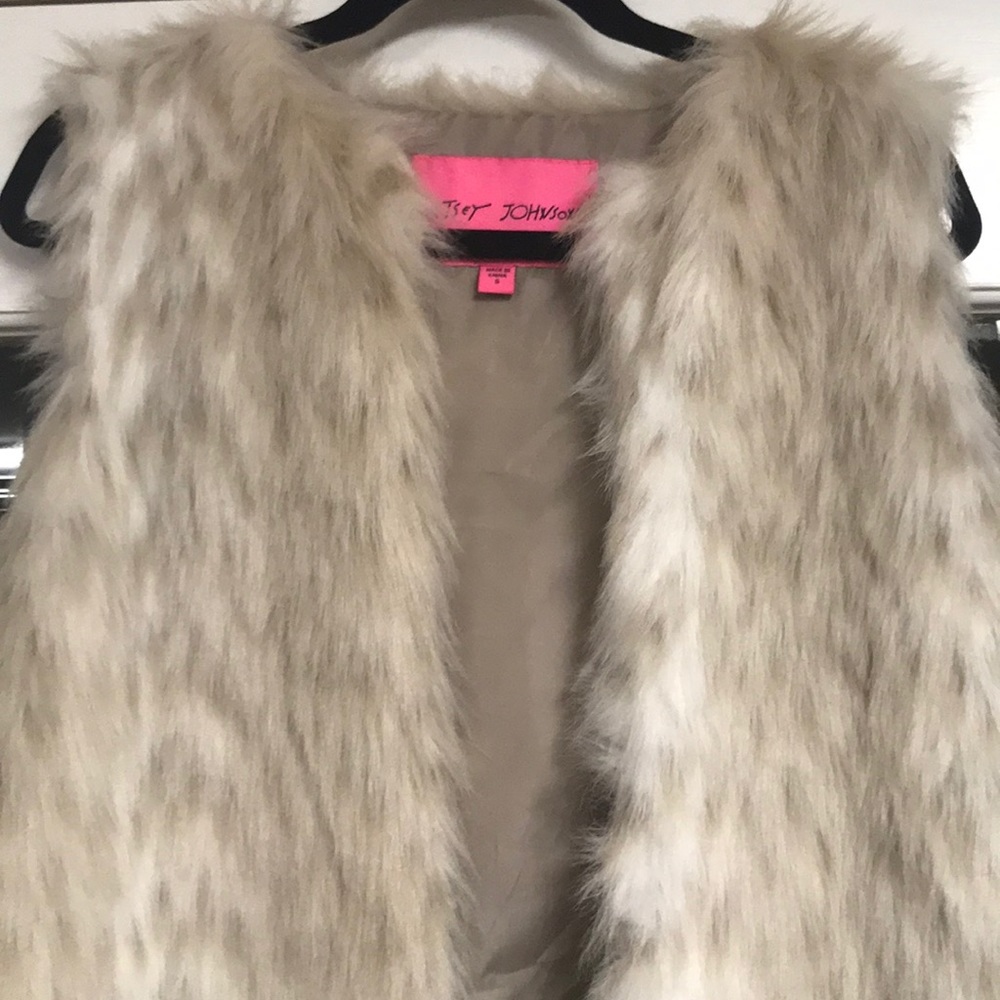Betsey Johnson white / grey faux fur vest